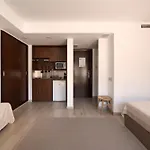 Aparthotel Centric 3*
