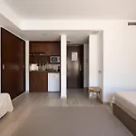 Centric Aparthotel Castelldefels