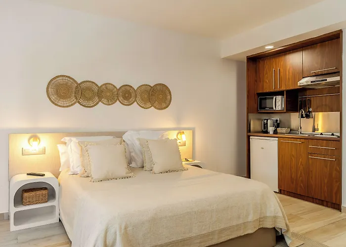 Centric 3*