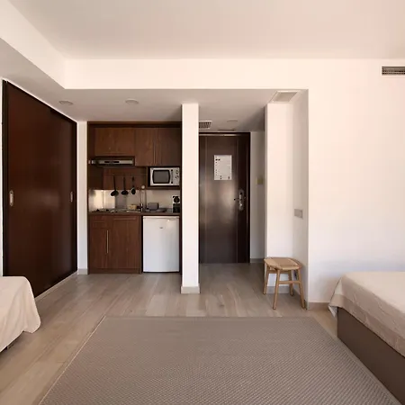Aparthotel Centric *