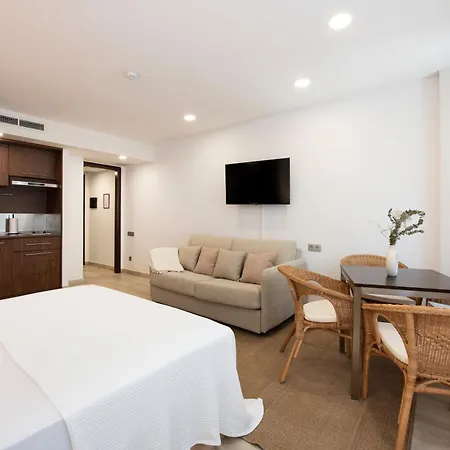 Centric Aparthotel Castelldefels