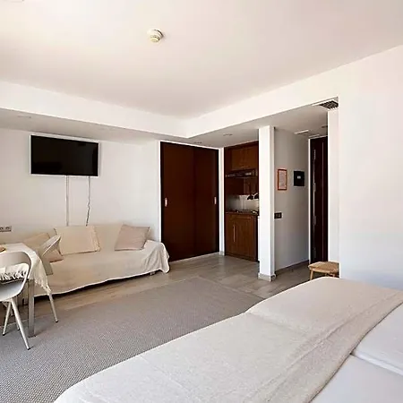 Aparthotel Centric 3*