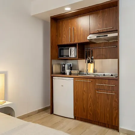 Centric Aparthotel Castelldefels