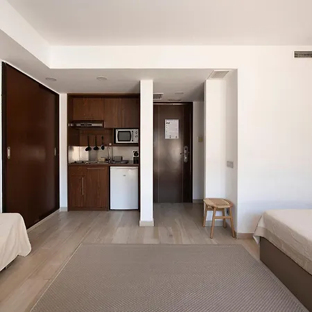 Centric Aparthotel Castelldefels